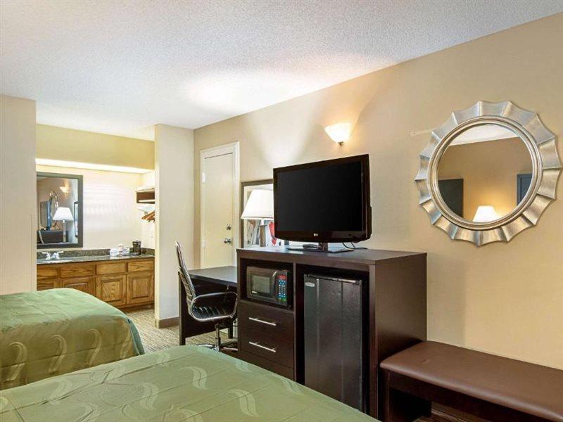 Quality Inn Thomaston Exterior photo
