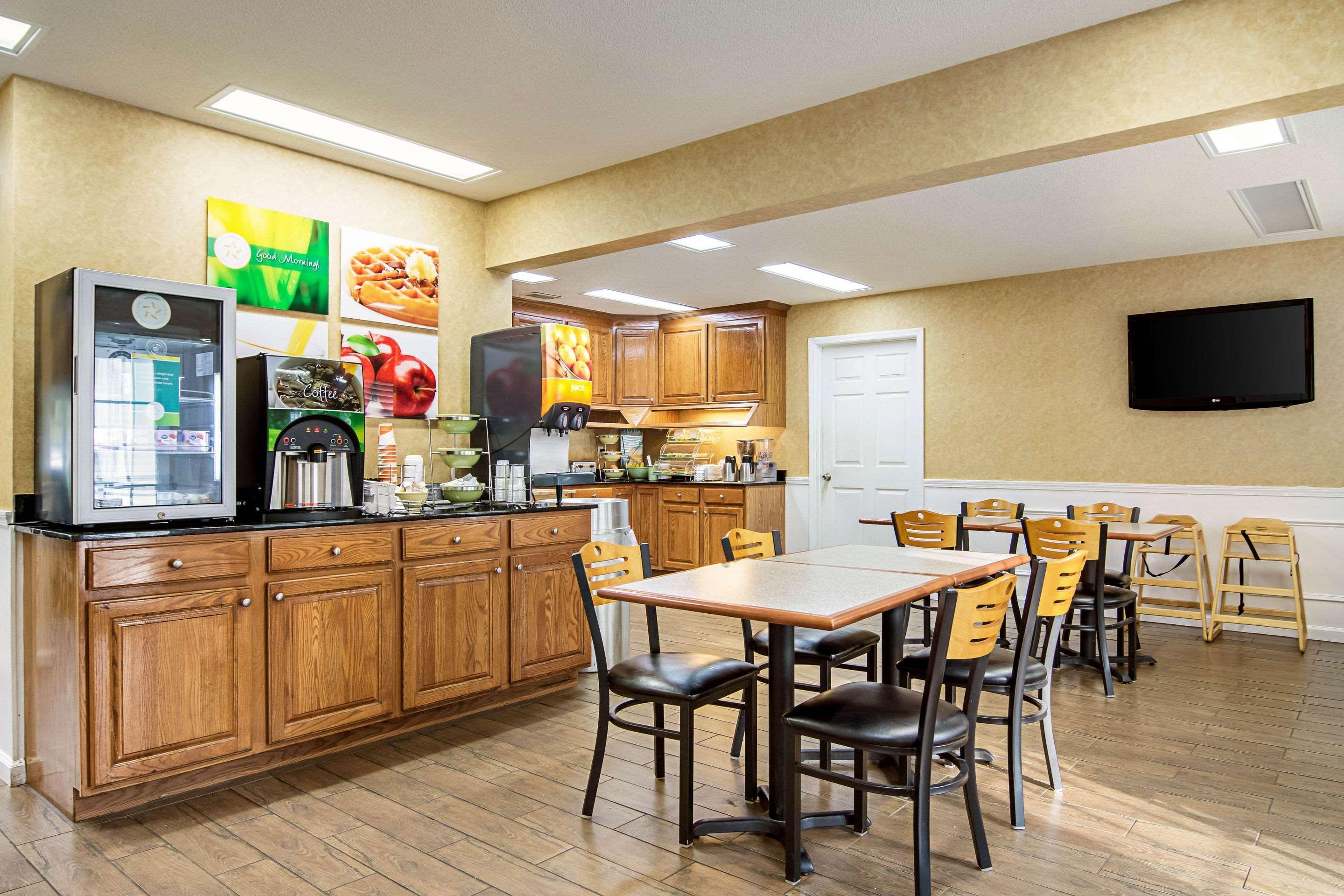 Quality Inn Thomaston Exterior photo